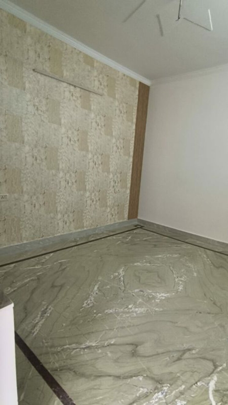 Room, green fields colony 4 Bedroom 350 Sq.Ft. Builder Floor In Green Fields Colony Faridabad 9722694