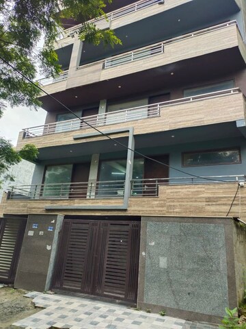 3 BHK Builder Floor – Exterior View View at Srishti Greenfield Homes, Green Fields Colony - for Rent