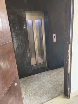 Building Lobby in 3 BHK Builder Floor at Srishti Greenfield Homes, Green Fields Colony – for Rent