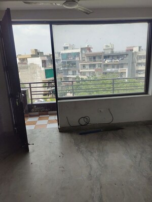 Balcony in 3 BHK Builder Floor at Srishti Greenfield Homes, Green Fields Colony – for Rent