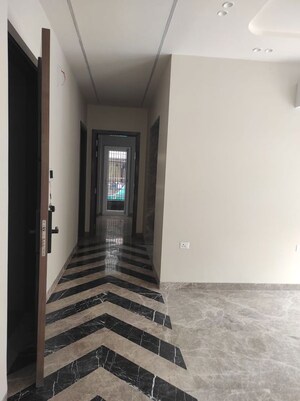 Building Lobby in 6+ BHK Independent House at Green Park – for Rent