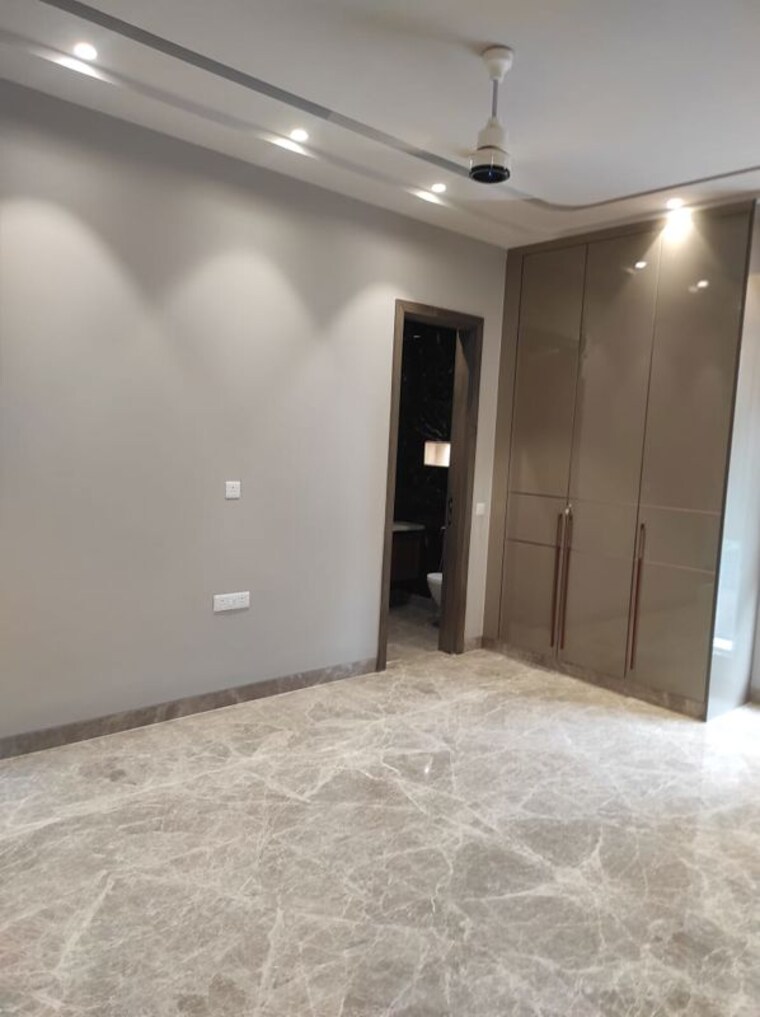 Room, green park 6+ Bedroom 6000 Sq.Ft. Independent House In Green Park Delhi 9722707