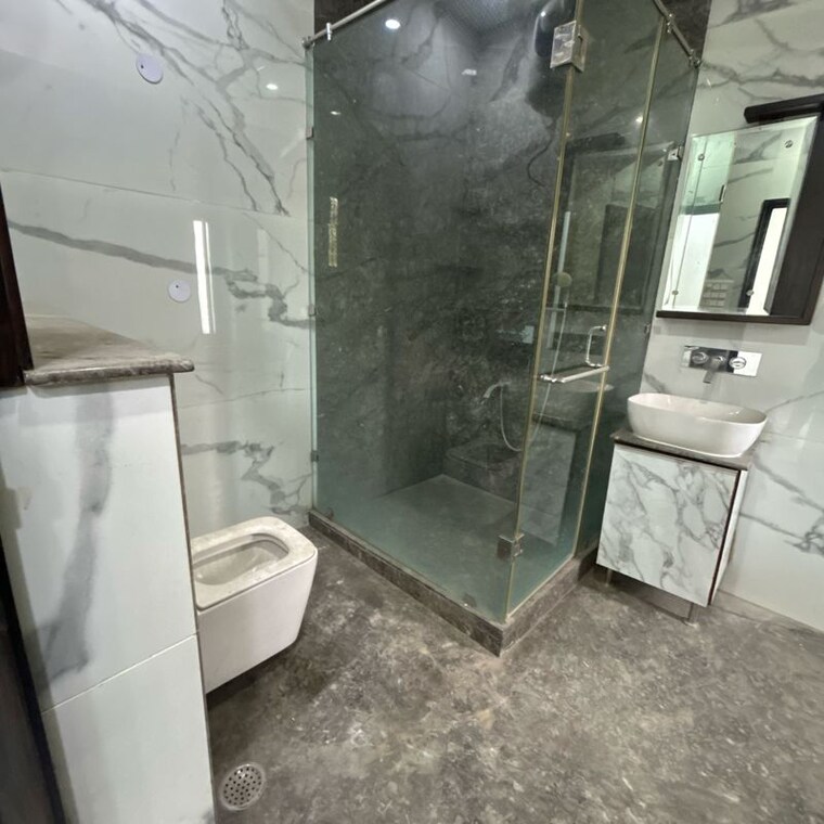 Bathroom, south extension ii 4 Bedroom 4500 Sq.Ft. Builder Floor In South Extension ii Delhi 9706077