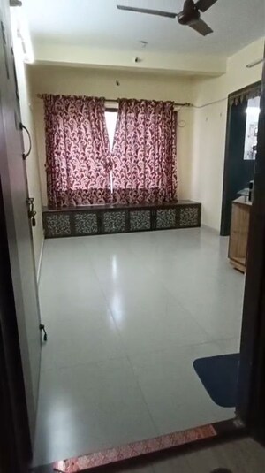 Bedroom in 1 BHK Apartment at Parel – for Rent