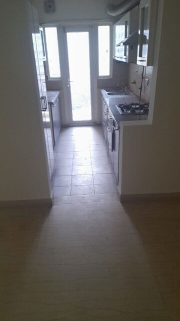 Building Lobby in 3 BHK Apartment at Express Zenith, Sector 77 – for Rent