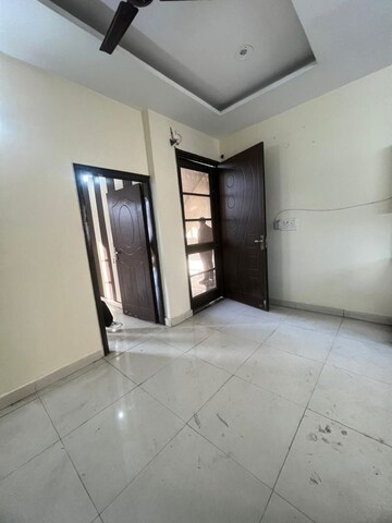 Room in 3 BHK Independent House at Sector 17 – for Sale