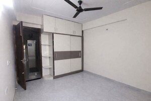 Room in 3 BHK Apartment at Saket – for Rent