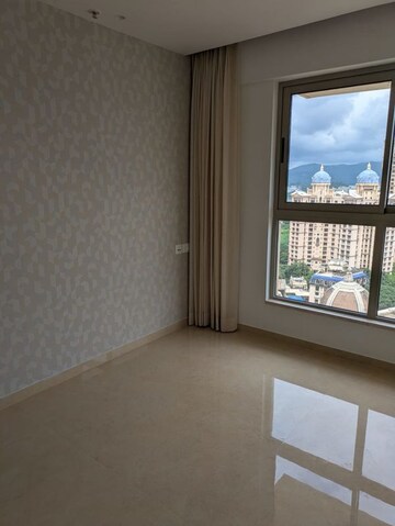 Room in 1 BHK Apartment at Hiranandani Regent Hill, Powai – for Rent