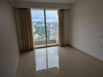 Room in 1 BHK Apartment at Hiranandani Regent Hill, Powai – for Rent