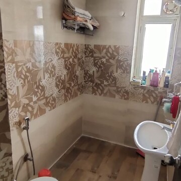 Bathroom in 3 BHK Apartment at Vashisht Heights, Bharat Colony – for Rent
