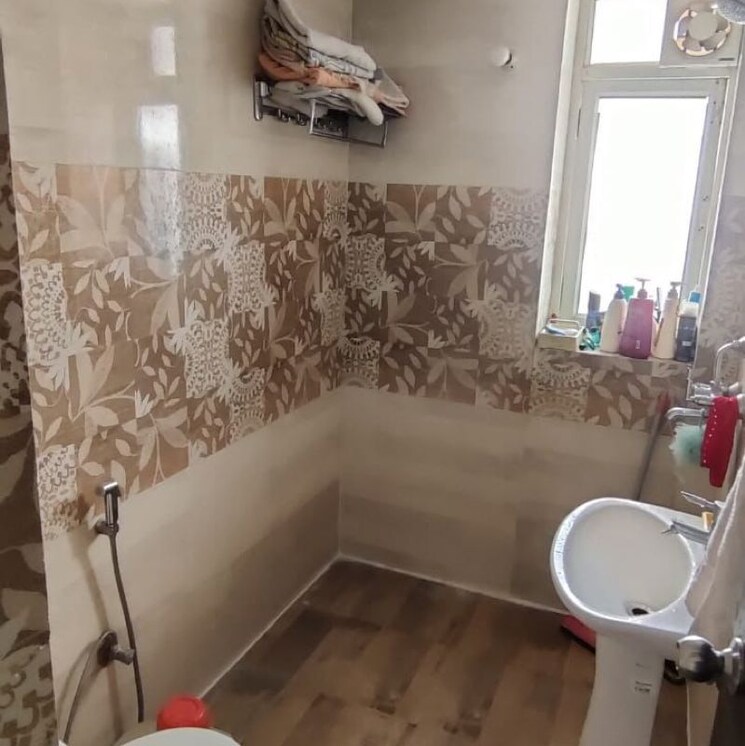 Bathroom, vashisht-heights 3 Bedroom 850 Sq.Ft. Apartment In Bharat Colony Faridabad 9722858