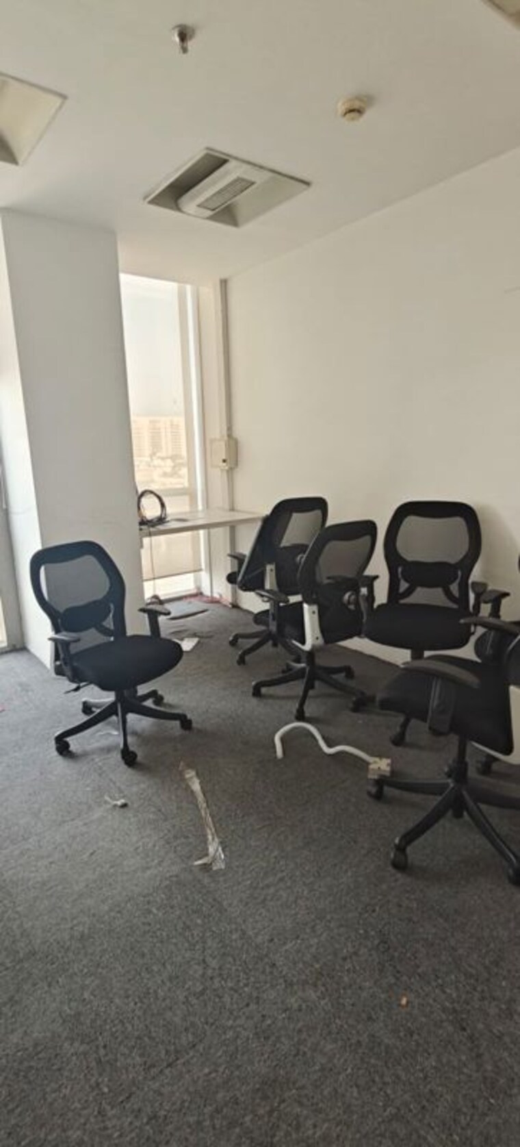 Team Area, vatika-city-point Commercial Office Space 1700 Sq.Ft. In Sector 25 Gurgaon 9722870