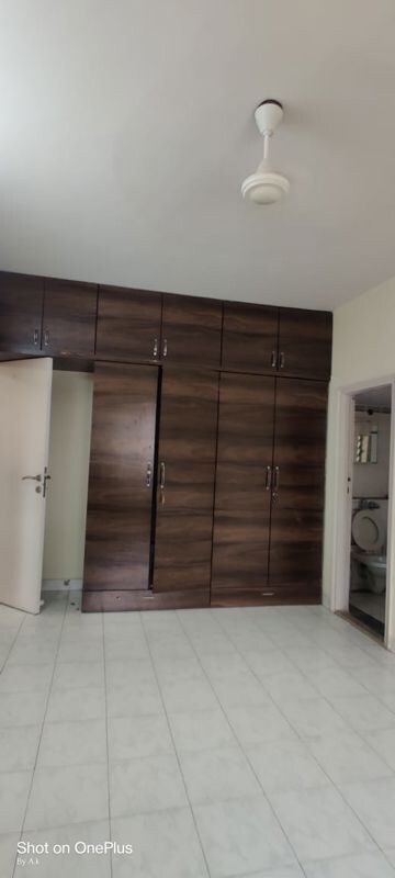 Room in 2 BHK Apartment at K Raheja Vihar, Powai – for Rent