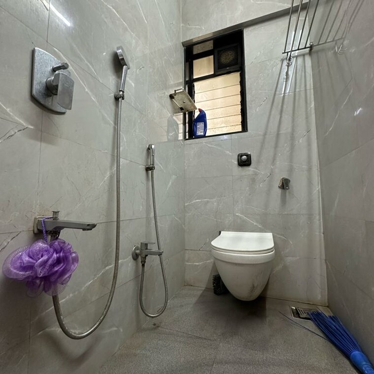Bathroom, lokhandwala-breeze-apartments 1 Bedroom 500 Sq.Ft. Apartment In Lokhandwala Complex Mumbai 9722882