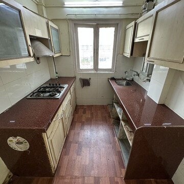 Kitchen in 1 BHK Apartment at Lokhandwala Breeze Apartments, Lokhandwala Complex – for Rent