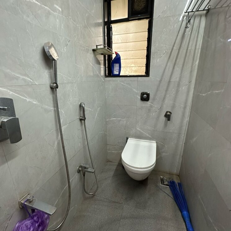 Bathroom, lokhandwala-breeze-apartments 1 Bedroom 500 Sq.Ft. Apartment In Lokhandwala Complex Mumbai 9722882