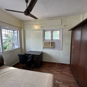 Bedroom in 1 BHK Apartment at Lokhandwala Breeze Apartments, Lokhandwala Complex – for Rent