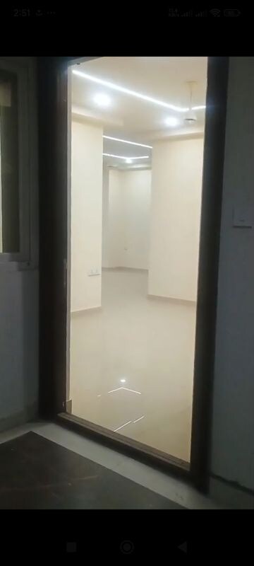 Room in 3 BHK Apartment at Aurobindo The Regent, Kondapur – for Rent