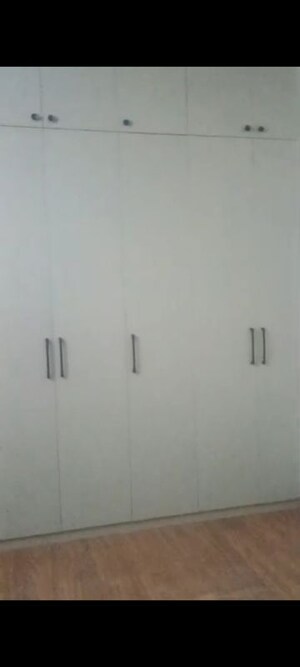 Room in 3 BHK Apartment at Aurobindo The Regent, Kondapur – for Rent