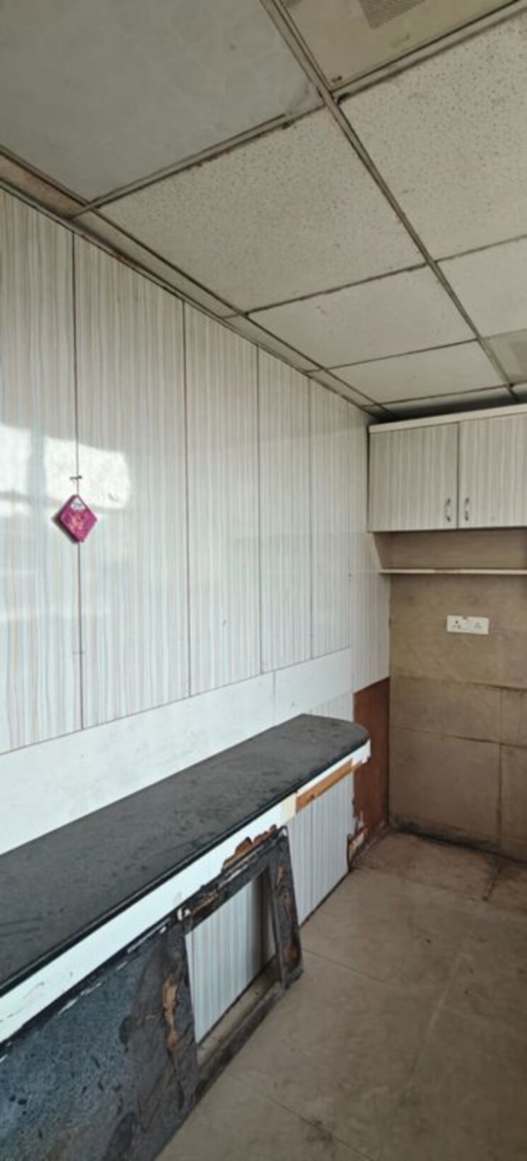 Kitchen, the-solitaire-plaza Commercial Office Space 2000 Sq.Ft. In Sector 26 Gurgaon 9722925