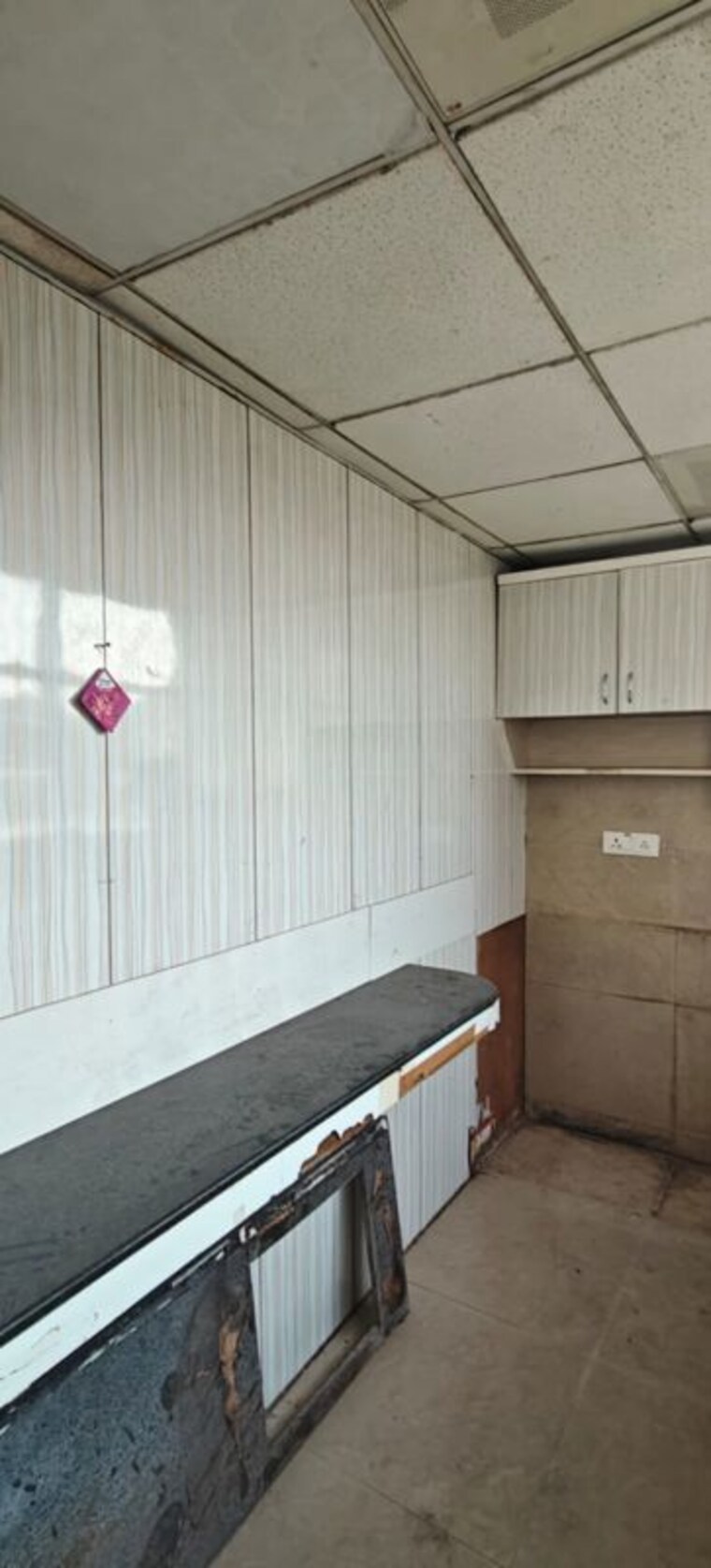 Kitchen, the-solitaire-plaza Commercial Office Space 2000 Sq.Ft. In Sector 26 Gurgaon 9722925