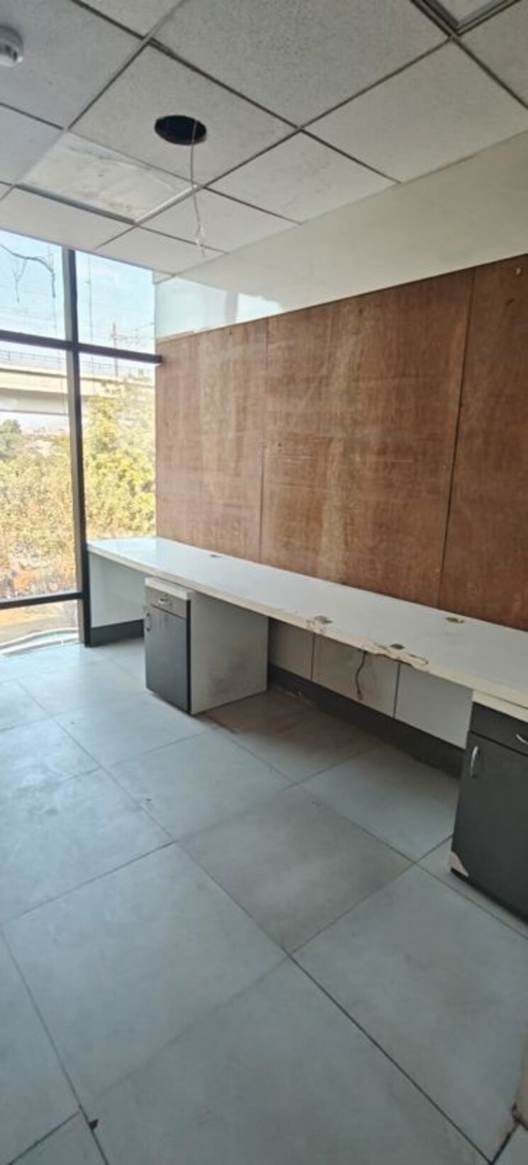 Kitchen, the-solitaire-plaza Commercial Office Space 2000 Sq.Ft. In Sector 26 Gurgaon 9722925