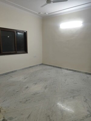 Room in 2 BHK Villa at RWA Apartments Sector 26, Sector 26 – for Rent