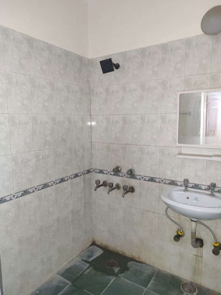 Bathroom, rwa-apartments-sector-26 2 Bedroom 1450 Sq.Ft. Villa In Sector 26 Noida 9722926
