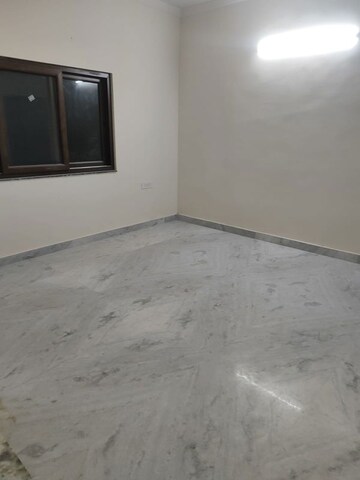 Room in 2 BHK Villa at RWA Apartments Sector 26, Sector 26 – for Rent