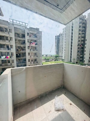 Kitchen in 2 BHK Apartment at Signature Global Signum 107, Sector 107 – for Sale