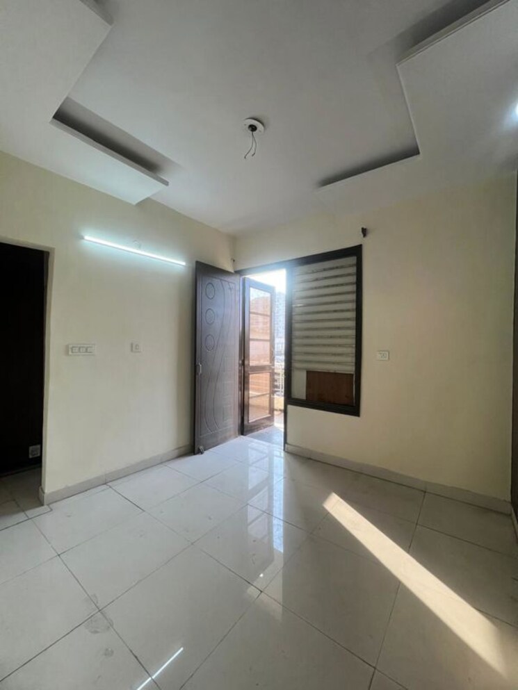 Room, sector 21 3 Bedroom 200 Sq.Yd. Independent House In Sector 21 Panchkula 9722947