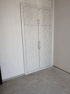 Room in 3 BHK Apartment at Radicon Vedantam, Sector 16c Greater Noida – for Rent