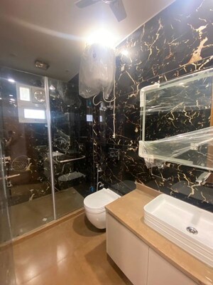 Team Area in 3 BHK Builder Floor at East Patel Nagar – for Rent