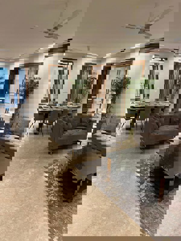 4 BHK + Servant Room Independent House For Sale in Sector 17