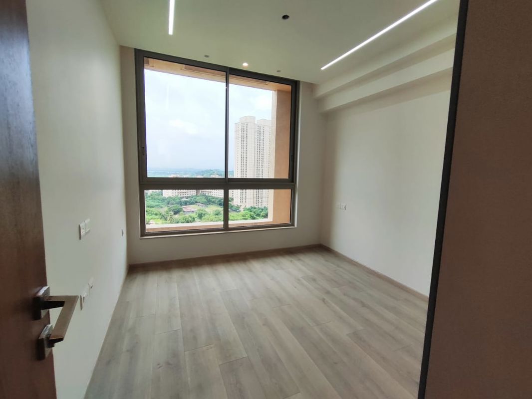 4 BHK + Pooja Room 1708 Sq.Ft. Apartment in Hiranandani Lake Enclave Glendale