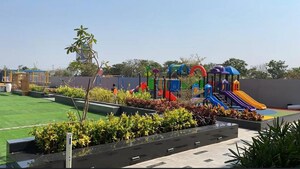 1 BHK Apartment – Garden View at Majestique Towers, Kharadi - for Rent