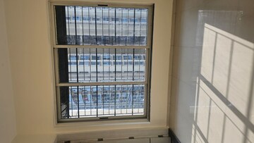 Room in 2.5 BHK Apartment at Vasant Fiona, Pokhran Road No Two – for Sale