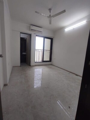 2 BHK Apartment For Rent in Dev Leo Tower, Oshiwara