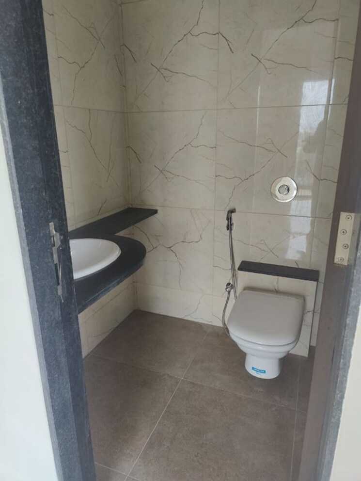 Bathroom, yashwin-orizzonte-phase-2 3 Bedroom 1000 Sq.Ft. Apartment In Kharadi Pune 9723021