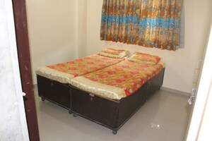 Bedroom in 2 BHK Apartment at Vaishnodevi Circle – for Rent