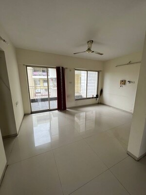 Room in 3 BHK Apartment at Lohia Jain Megh Malhar Raga, Bavdhan – for Rent