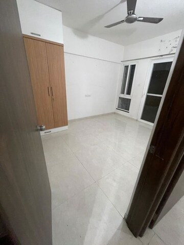 Room in 2 BHK Apartment at Majestique Towers, Kharadi – for Rent