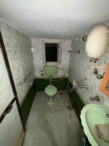 Bathroom in Studio Apartment at Kasturi Tower, Airoli Sector 3 – for Rent