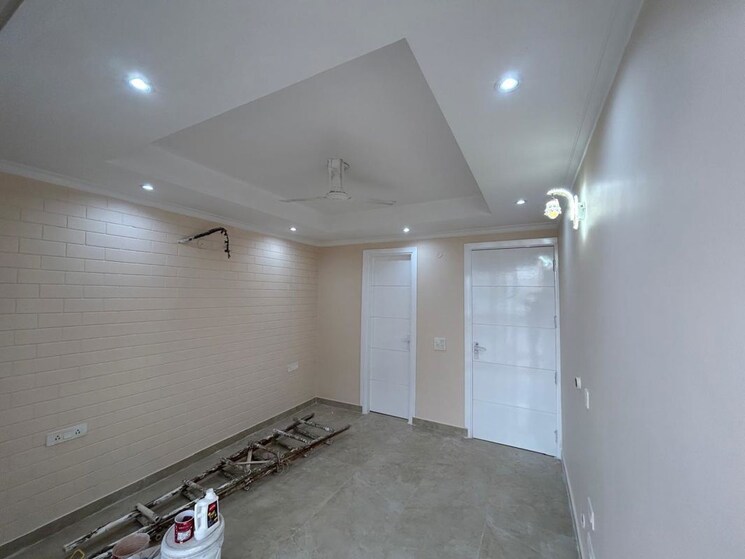 Room, green fields colony 4 Bedroom 2200 Sq.Ft. Builder Floor In Green Fields Colony Faridabad 9723058