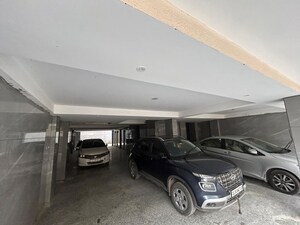 Parking in 4 BHK Builder Floor at Green Fields Colony – for Sale