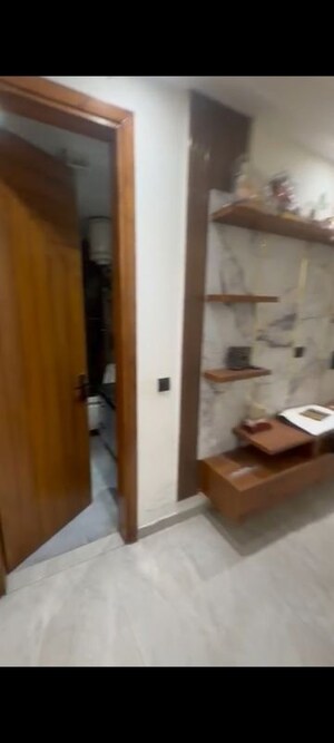 Furnished Amenities in 3 BHK Builder Floor at Rohini – for Rent