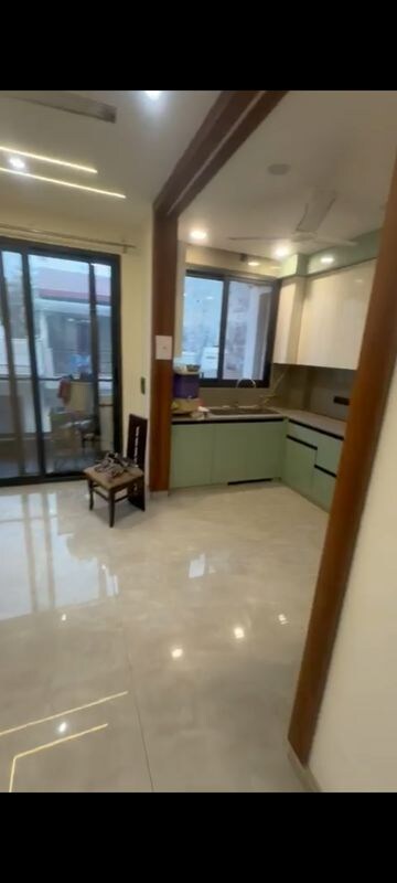 Room in 3 BHK Builder Floor at Rohini – for Rent