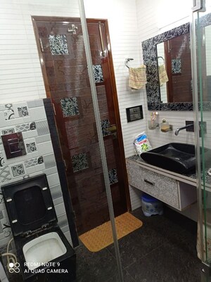 Attached Bathroom in 2 BHK Builder Floor at Prashant Vihar – for Rent