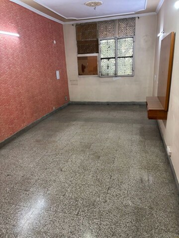 Room in 2 BHK Builder Floor at Rohini Sector 13 – for Rent