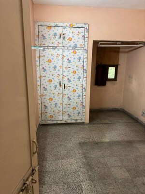 Room in 2 BHK Builder Floor at Rohini Sector 13 – for Rent